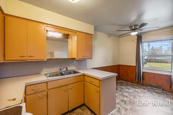 Kentwood, MI 49508,4907-4909 Kalamazoo SE Avenue