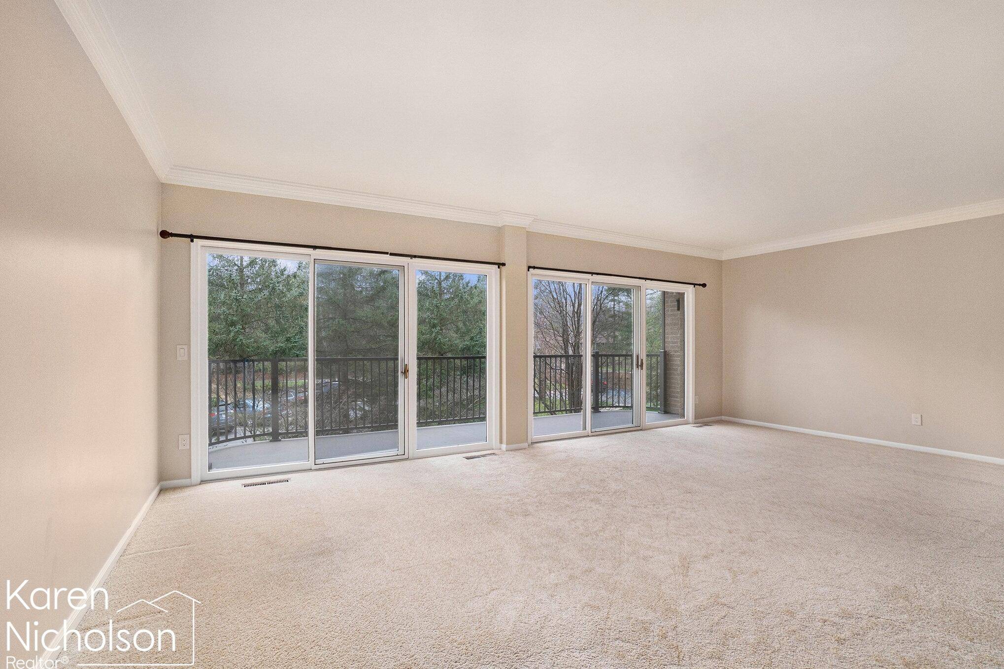 Kalamazoo, MI 49008,4040 Greenleaf Circle #203