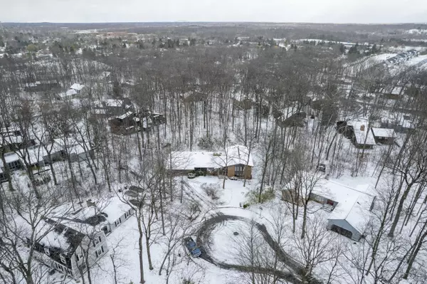 Ann Arbor, MI 48105,3946 Waldenwood Drive