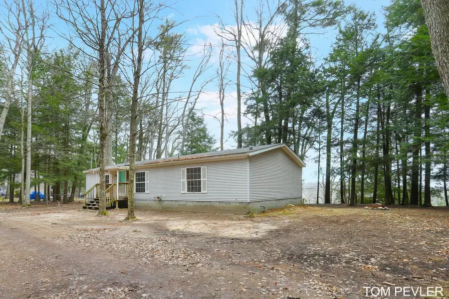 4532 Teal Lane, Newaygo, MI 49337