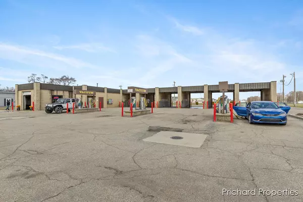 1025 W Michigan Avenue, Three Rivers, MI 49093