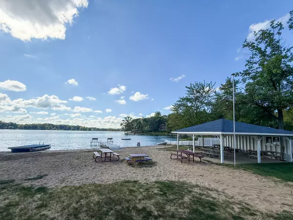 Dowagiac, MI 49047,32286 Center Street