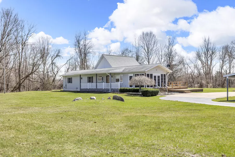 10091 S County Line Road, Homer, MI 49245