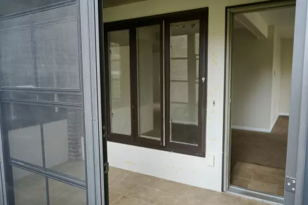 Grand Haven, MI 49417,805 S Despelder Street #13