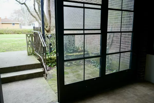 Grand Haven, MI 49417,805 S Despelder Street #13