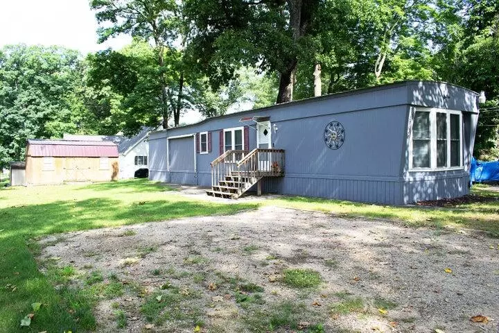 Dowagiac, MI 49047,50040 South Street