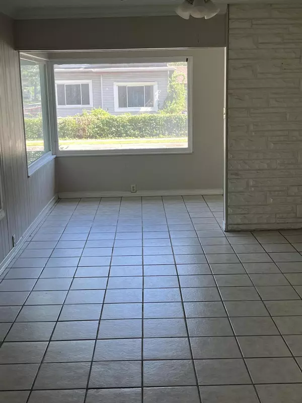 Muskegon Heights, MI 49444,255 W Summit Avenue