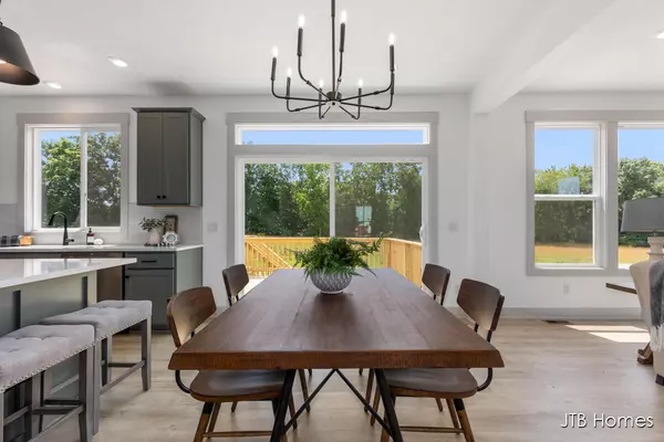 Alto, MI 49302,8284 Kettle Oak Drive