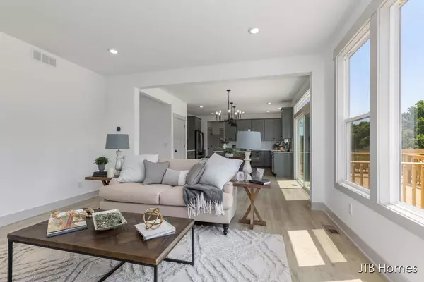 Alto, MI 49302,8284 Kettle Oak Drive