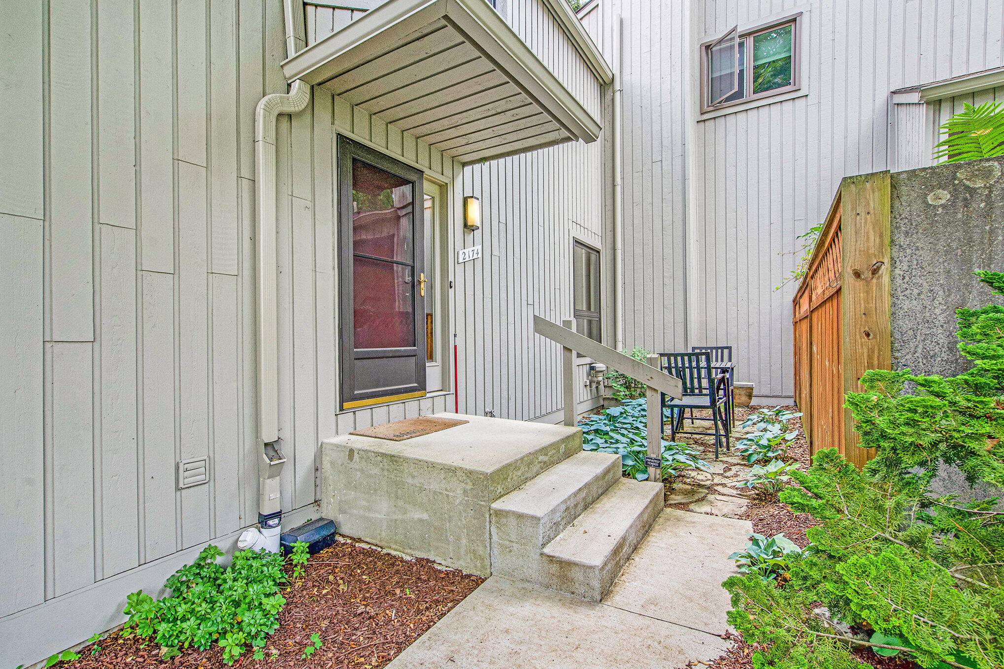 2174 Overlook Court, Ann Arbor, MI 48103