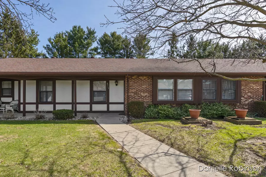 4515 Bekinshire NW Drive, Comstock Park, MI 49321