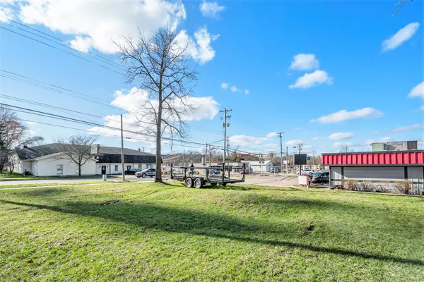 Kalamazoo, MI 49008,1813 S Westnedge Avenue