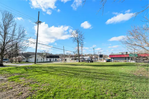 Kalamazoo, MI 49008,1813, 1817 S Westnedge Avenue