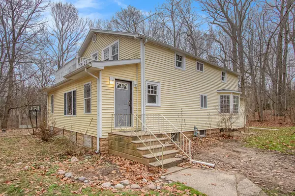 Coloma, MI 49038,5353 Plum Street