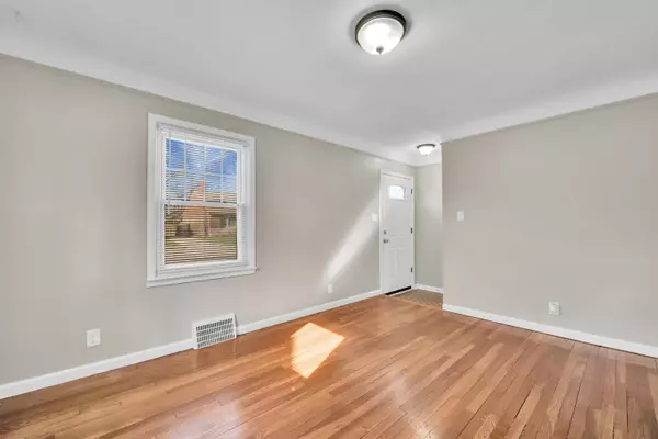 Dearborn, MI 48128,23001 Oak Street