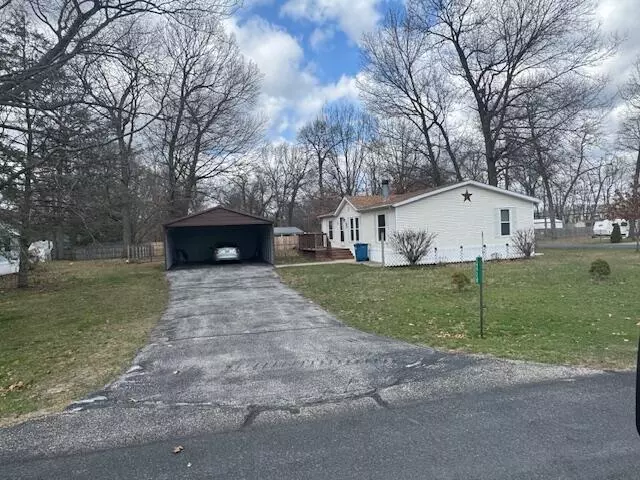 24924 E Point Drive, Mattawan, MI 49071