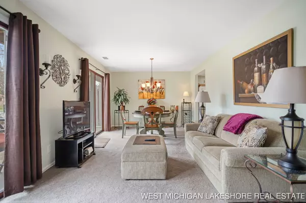 Kentwood, MI 49546,2615 Ridgecroft SE Drive #102