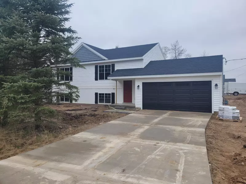 122 E Clark Street, Grant, MI 49327