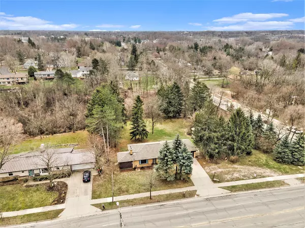 Grand Rapids, MI 49505,2426 Leonard NE Street