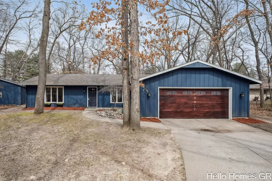 7269 Thorncrest SE Drive, Ada, MI 49301