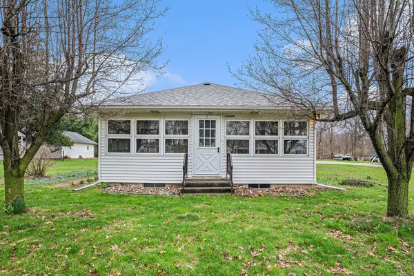 Edwardsburg, MI 49112,24280 N Shore Drive