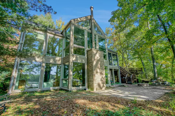 9220 Glenbrook Road, Gregory, MI 48137