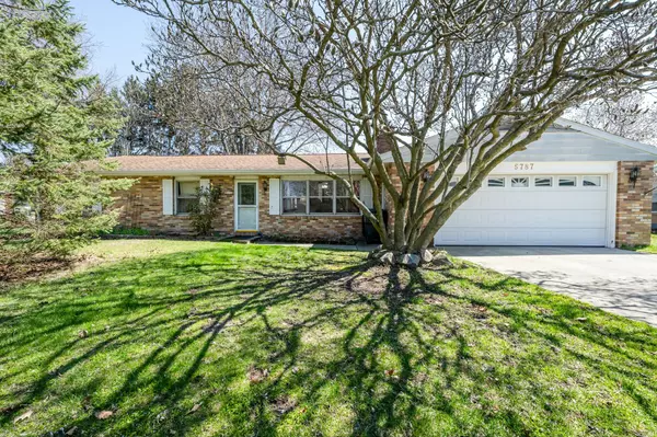 5787 Demorrow Rd, Stevensville, MI 49127