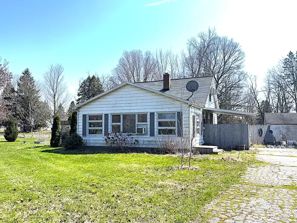 3316 Glendora Road, Three Oaks, MI 49128