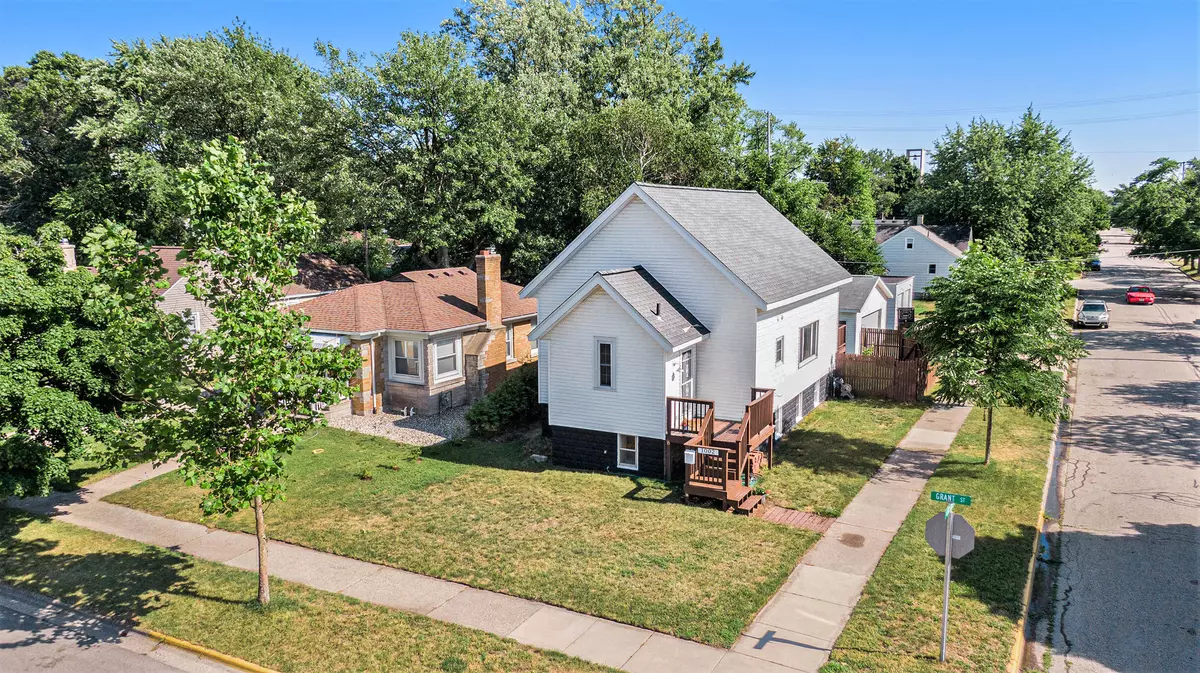 Grand Haven, MI 49417,1002 Grant Avenue