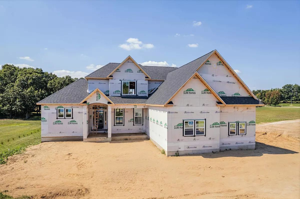 Adrian, MI 49221,4823 Thompson Heights Drive