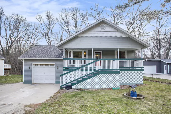 755 Edgecreek Drive, Wayland, MI 49348