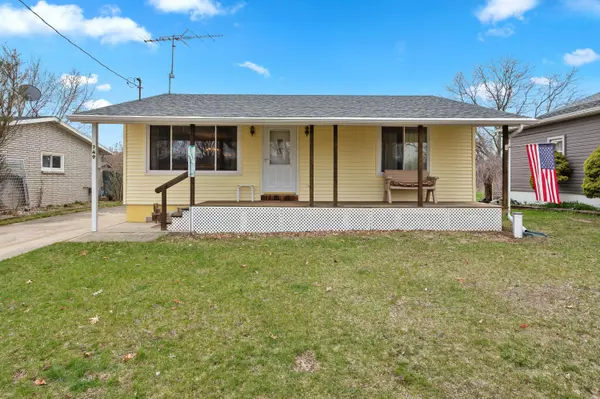 749 Vaniman Island Drive, Brooklyn, MI 49230