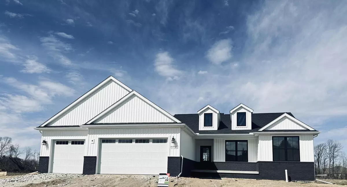 Fenton, MI 48430,16442 Sleepy Hollow Drive