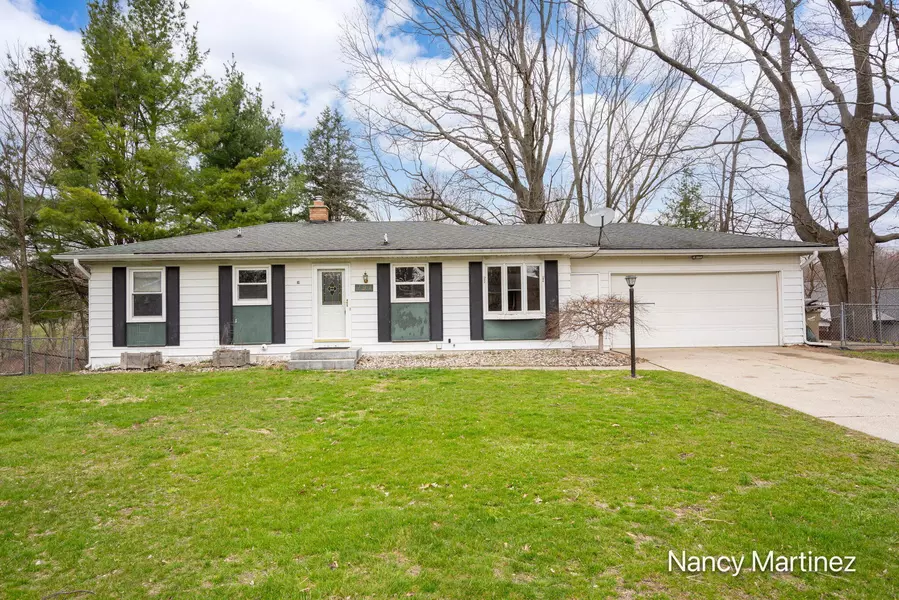 791 Easthill NE Drive, Comstock Park, MI 49321