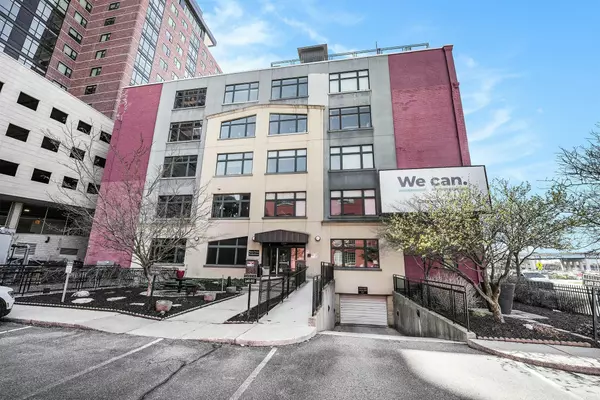 Grand Rapids, MI 49503,600 Monroe NW Avenue #210