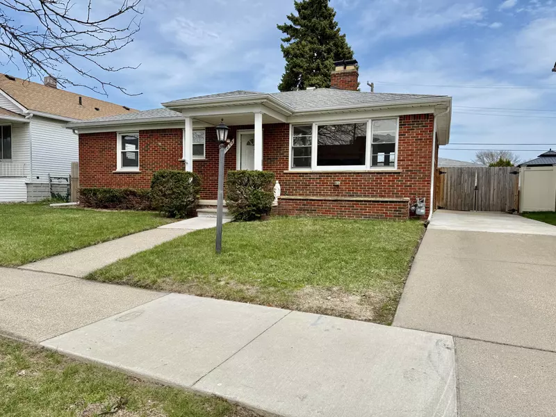 1055 5th Street, Wyandotte, MI 48192