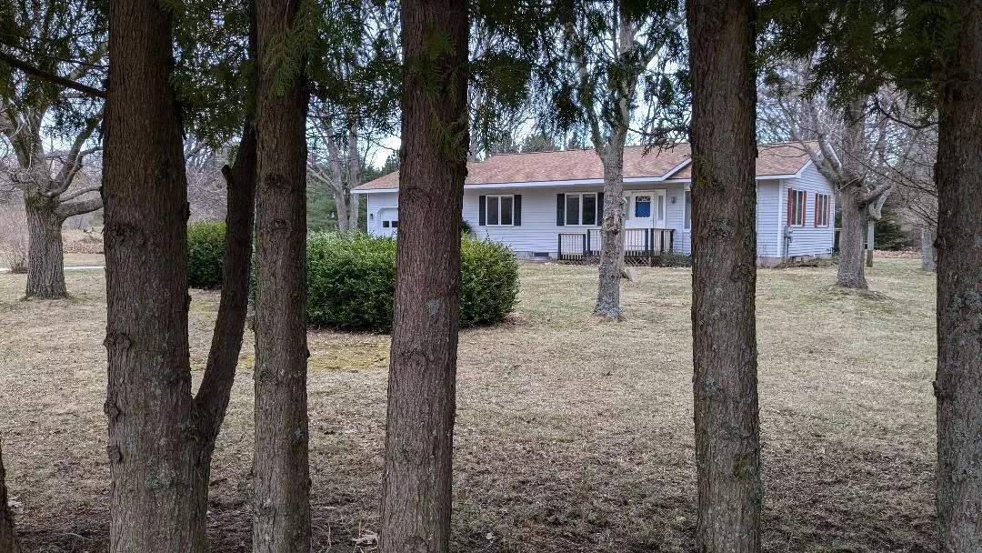 Arcadia, MI 49613,3341 Jungle Inn Road