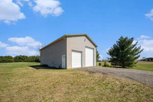 Three Rivers, MI 49093,61651 County Line Road