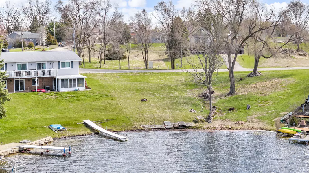 10524 Somerset Road, Cement City, MI 49233