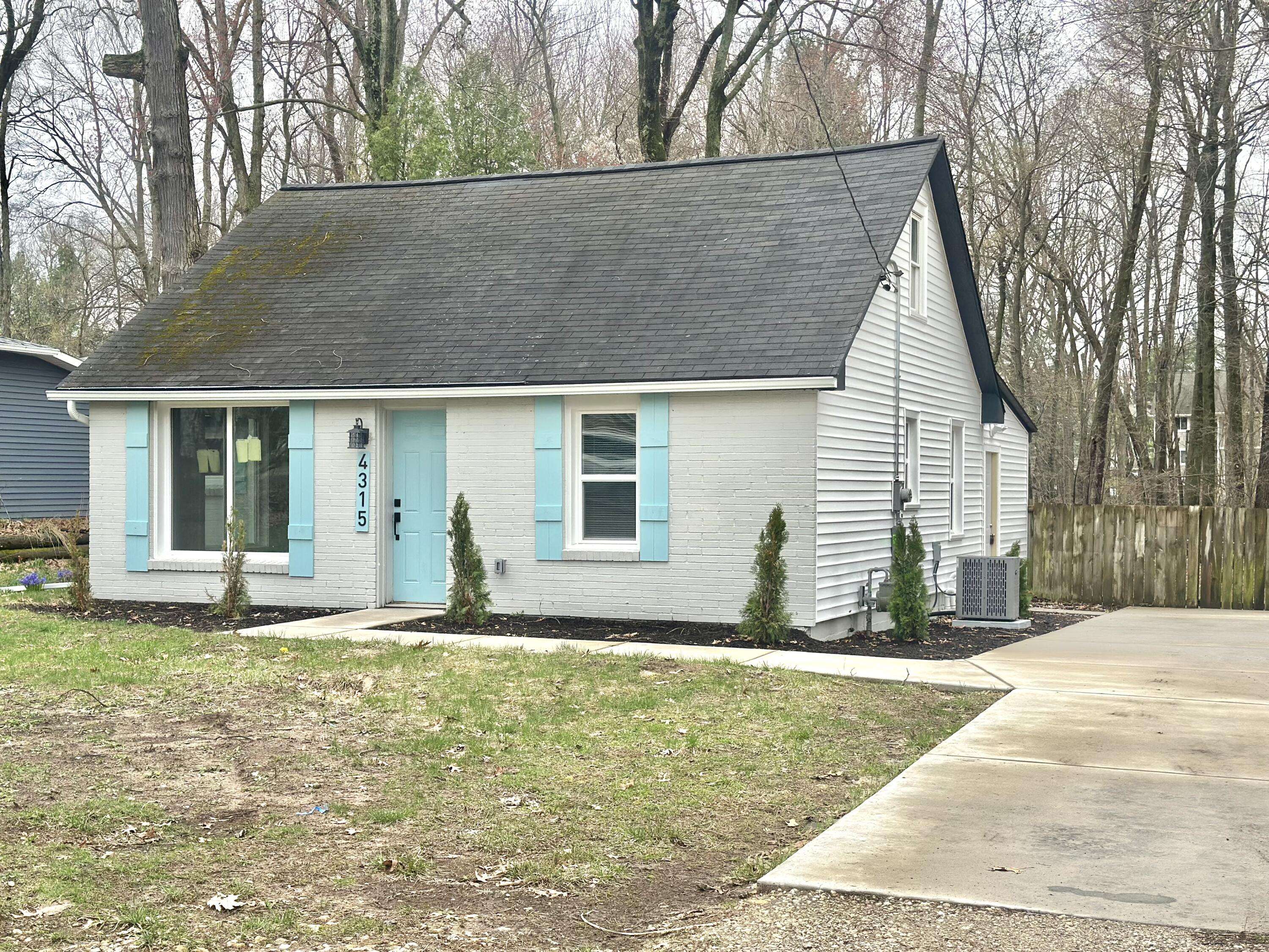 4315 Fink NW Avenue, Comstock Park, MI 49321