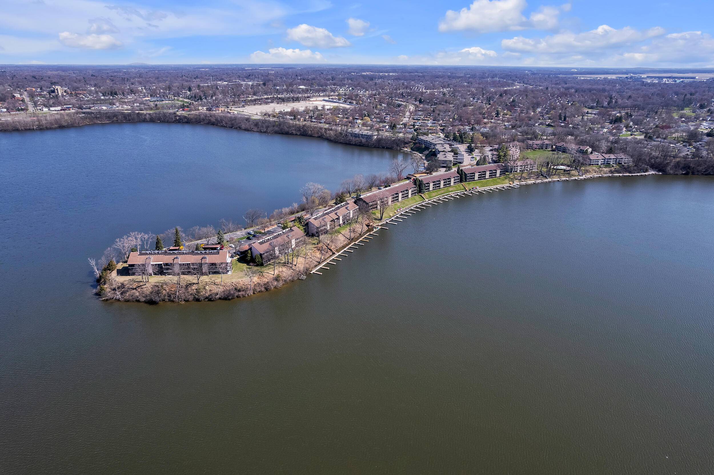 Ypsilanti, MI 48198,820 Cliffs Drive #306
