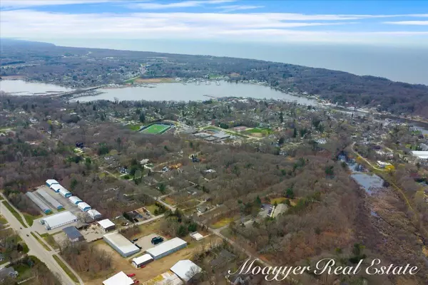 Saugatuck, MI 49453,713 N Maple Street