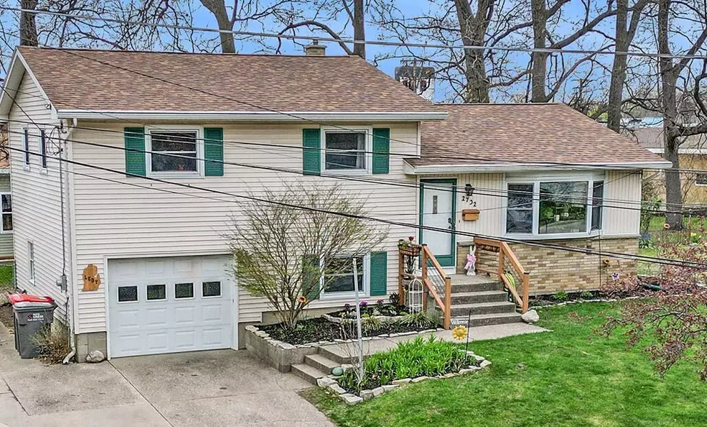 2732 Newstead SW Avenue, Wyoming, MI 49509