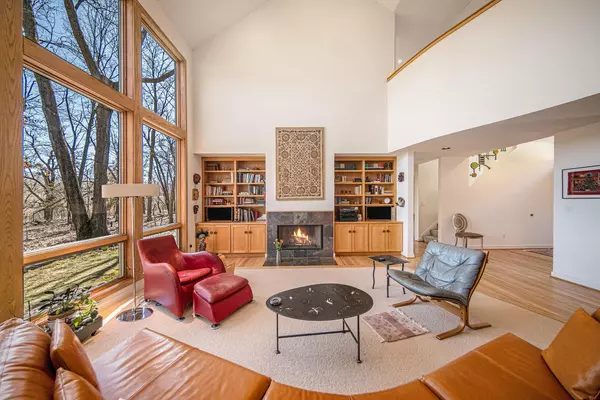Ann Arbor, MI 48105,5204 Pheasant Court