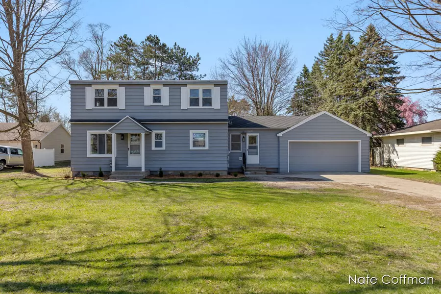 520 6 Mile NW Road, Comstock Park, MI 49321