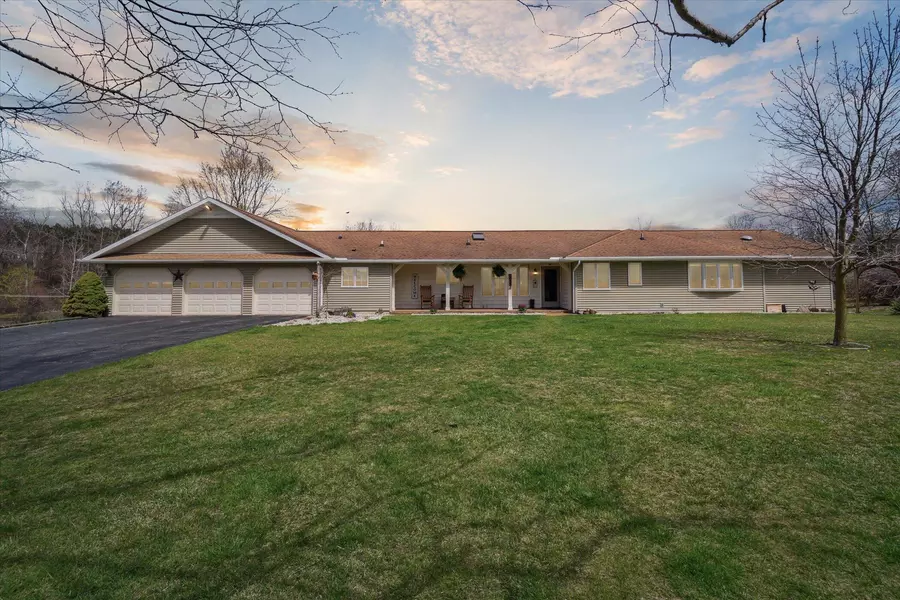 10551 S Jackson Road, Cement City, MI 49233