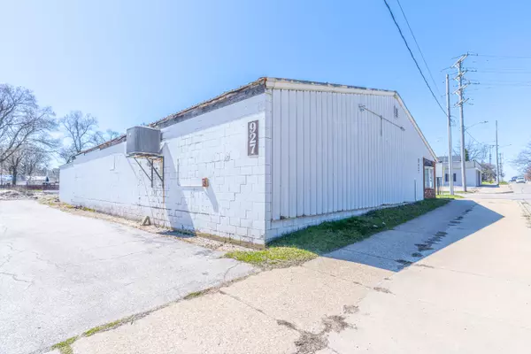 Muskegon, MI 49441,927 W Laketon Avenue