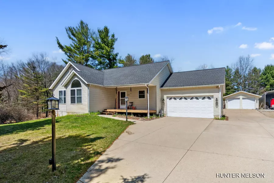 2355 18 Mile NE Road, Cedar Springs, MI 49319