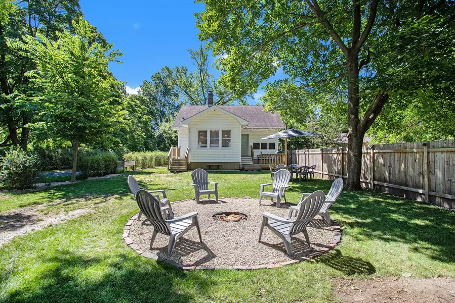 2143 W Glenlord Road, Stevensville, MI 49127