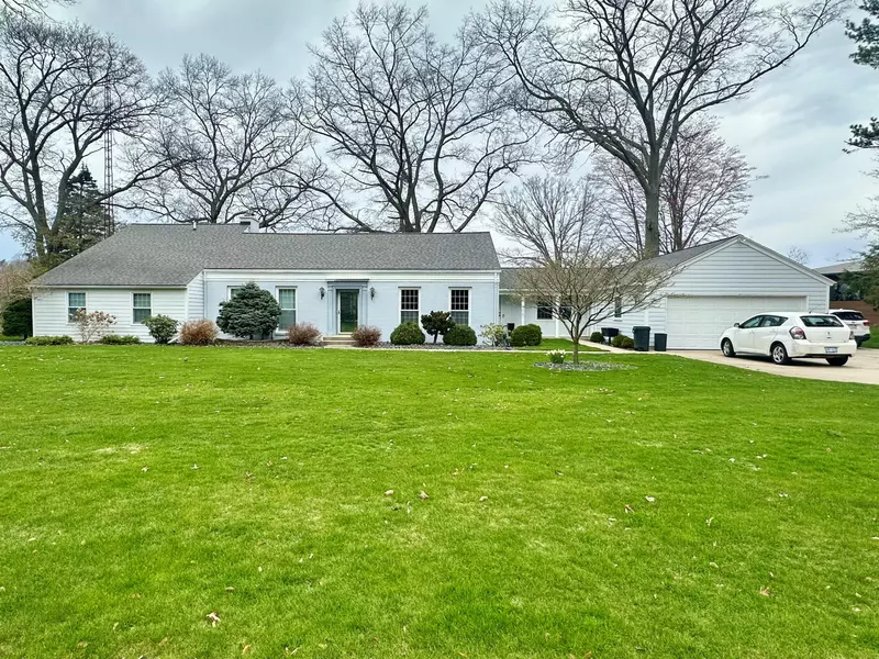 1620 Rood Point Road, Norton Shores, MI 49441